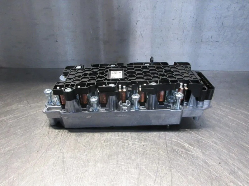 DAF 2425027 // 2396407 VENTIEL BLOK DAF XG XF CF XD NIEUWE & GEBRUIK - Koppeling en onderdelen voor Vrachtwagen: afbeelding 4 DAF 2425027 // 2396407 VENTIEL BLOK DAF XG XF CF XD NIEUWE & GEBRUIK - Koppeling en onderdelen voor Vrachtwagen: afbeelding 4
