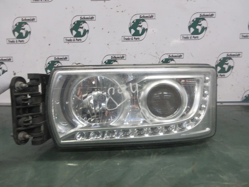 Iveco 5801639118 KOPLAMP LINKS IVECO HI WAY 440S42 EURO 6 - Koplamp voor Vrachtwagen: afbeelding 3 Iveco 5801639118 KOPLAMP LINKS IVECO HI WAY 440S42 EURO 6 - Koplamp voor Vrachtwagen: afbeelding 3