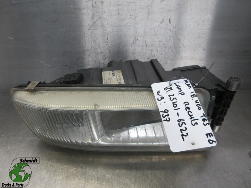 MAN 81.25101-6522 // 81.25101- 6798 // MISLAMP MAN TGS EURO 6 - Mistlamp voor Vrachtwagen: afbeelding 1 MAN 81.25101-6522 // 81.25101- 6798 // MISLAMP MAN TGS EURO 6 - Mistlamp voor Vrachtwagen: afbeelding 1