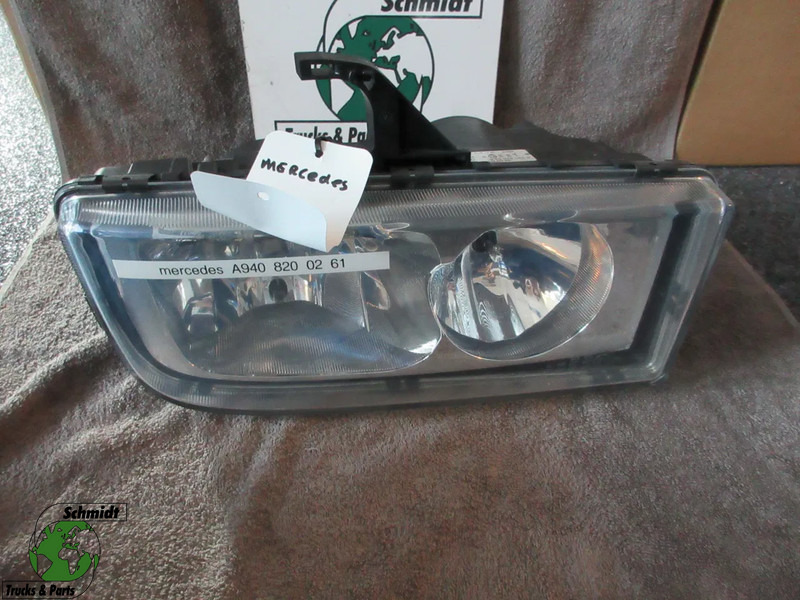 Mercedes-Benz A 940 820 02 61 KOPLAMP AXOR ATEGO NIEUWE OP VOORRAAD RECHTS - Koplamp voor Vrachtwagen: afbeelding 1 Mercedes-Benz A 940 820 02 61 KOPLAMP AXOR ATEGO NIEUWE OP VOORRAAD RECHTS - Koplamp voor Vrachtwagen: afbeelding 1