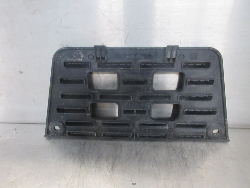 Mercedes-Benz A 943 666 00 28 TREDEPLANGK ATEGO EURO 6 - Cabine en interieur voor Vrachtwagen: afbeelding 4 Mercedes-Benz A 943 666 00 28 TREDEPLANGK ATEGO EURO 6 - Cabine en interieur voor Vrachtwagen: afbeelding 4