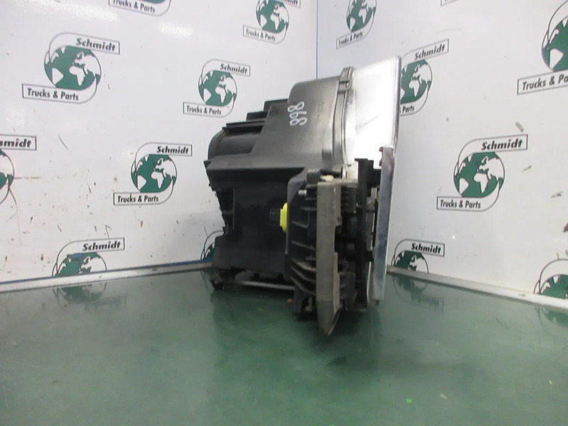 Mercedes-Benz A 960 820 03 39 KOPLAMP MERCEDES 1845 MP 4 RECHTS EURO 6 - Koplamp voor Vrachtwagen: afbeelding 4 Mercedes-Benz A 960 820 03 39 KOPLAMP MERCEDES 1845 MP 4 RECHTS EURO 6 - Koplamp voor Vrachtwagen: afbeelding 4