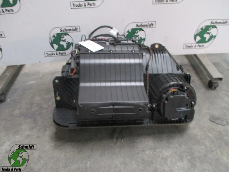 Mercedes-Benz A 960 830 22 60 KACHEL HUIS MP 4 EURO 6 - Verwarming/ Ventilatie voor Vrachtwagen: afbeelding 1 Mercedes-Benz A 960 830 22 60 KACHEL HUIS MP 4 EURO 6 - Verwarming/ Ventilatie voor Vrachtwagen: afbeelding 1