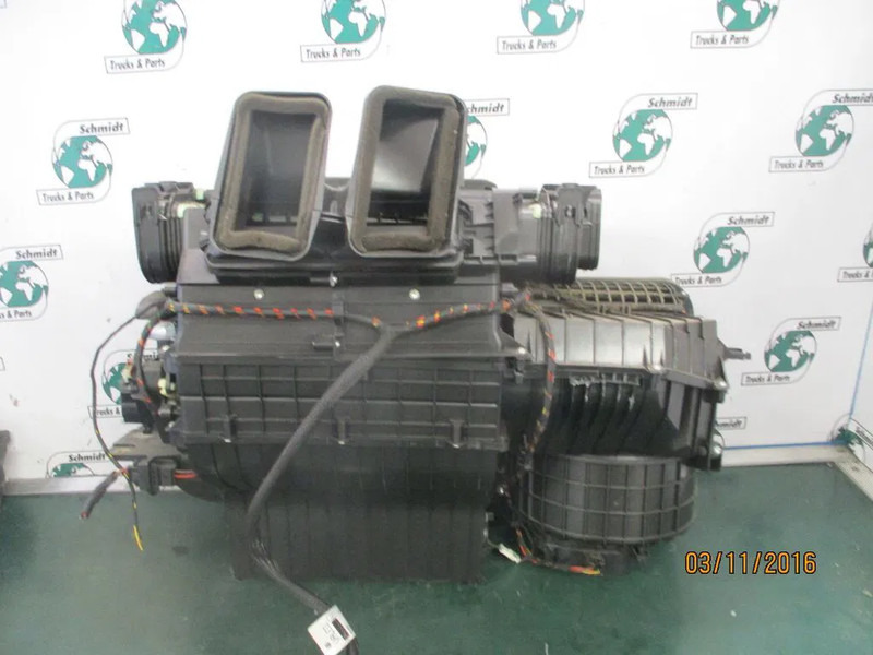 Mercedes-Benz A 960 830 22 60 KACHEL HUIS MP 4 EURO 6 - Verwarming/ Ventilatie voor Vrachtwagen: afbeelding 3 Mercedes-Benz A 960 830 22 60 KACHEL HUIS MP 4 EURO 6 - Verwarming/ Ventilatie voor Vrachtwagen: afbeelding 3