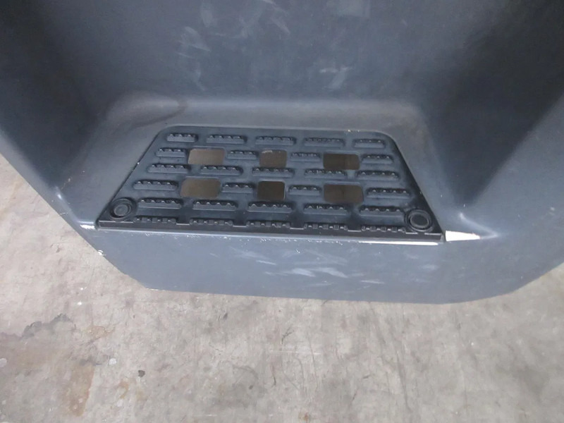 Mercedes-Benz A 967 666 06 01 INSTAPKAST MERCEDES ATEGO EURO 6 TYPE 918 - Cabine en interieur voor Vrachtwagen: afbeelding 2 Mercedes-Benz A 967 666 06 01 INSTAPKAST MERCEDES ATEGO EURO 6 TYPE 918 - Cabine en interieur voor Vrachtwagen: afbeelding 2