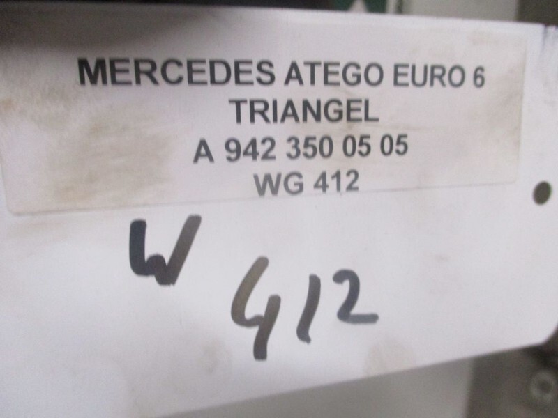 Mercedes-Benz ATEGO A 942 350 05 05 TRIANGEL EURO 6 - V-stang voor Vrachtwagen: afbeelding 2 Mercedes-Benz ATEGO A 942 350 05 05 TRIANGEL EURO 6 - V-stang voor Vrachtwagen: afbeelding 2