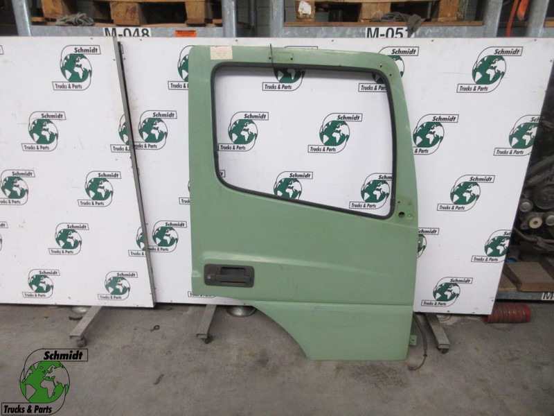 Mercedes-Benz AXOR A 979 720 20 05 PORTIER RECHTS - Deur en onderdelen voor Vrachtwagen: afbeelding 1 Mercedes-Benz AXOR A 979 720 20 05 PORTIER RECHTS - Deur en onderdelen voor Vrachtwagen: afbeelding 1