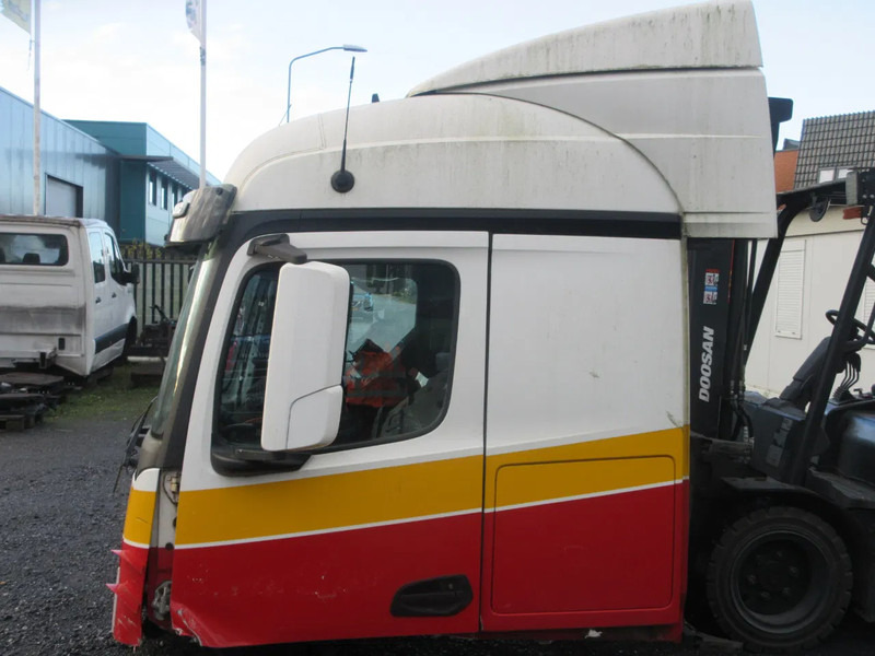 Mercedes-Benz MERCEDES 1842 CABINE MODEL 2018 MP4 - Cabine en interieur voor Vrachtwagen: afbeelding 5 Mercedes-Benz MERCEDES 1842 CABINE MODEL 2018 MP4 - Cabine en interieur voor Vrachtwagen: afbeelding 5