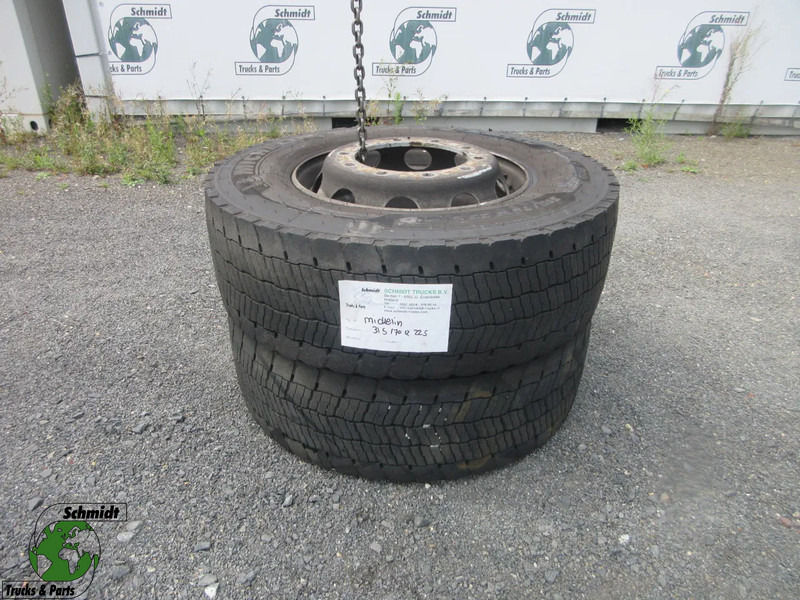 Michelin 315/70R22.5 // 2 X ACHTER BAND MET STAAL WIEL - Band voor Vrachtwagen: afbeelding 1 Michelin 315/70R22.5 // 2 X ACHTER BAND MET STAAL WIEL - Band voor Vrachtwagen: afbeelding 1