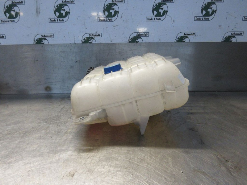 Renault T-SERIE 7422430044 EXPANSIEVAT EURO 6 - Expansietank voor Vrachtwagen: afbeelding 3 Renault T-SERIE 7422430044 EXPANSIEVAT EURO 6 - Expansietank voor Vrachtwagen: afbeelding 3