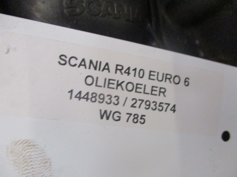 Scania R410 1448933 / 2793574 OLIEKOELER EURO 6 MODEL 2020 - Oliekoeler voor Vrachtwagen: afbeelding 3 Scania R410 1448933 / 2793574 OLIEKOELER EURO 6 MODEL 2020 - Oliekoeler voor Vrachtwagen: afbeelding 3