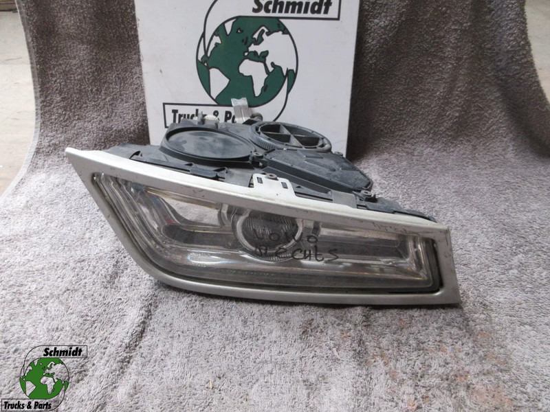 Volvo 21297917 // 21297918 MISTLAMP VOLVO FH SERIE EURO 5 RECHTS EN LINKS - Mistlamp voor Vrachtwagen: afbeelding 1 Volvo 21297917 // 21297918 MISTLAMP VOLVO FH SERIE EURO 5 RECHTS EN LINKS - Mistlamp voor Vrachtwagen: afbeelding 1