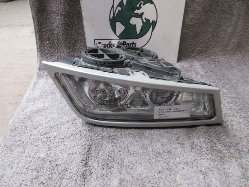 Volvo 21297917 // 21297918 MISTLAMP VOLVO FH SERIE EURO 5 RECHTS EN LINKS - Mistlamp voor Vrachtwagen: afbeelding 3 Volvo 21297917 // 21297918 MISTLAMP VOLVO FH SERIE EURO 5 RECHTS EN LINKS - Mistlamp voor Vrachtwagen: afbeelding 3
