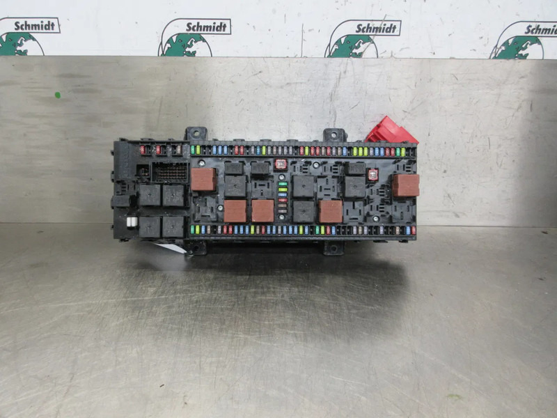 Volvo 23762559 ZEKERINGS KAST VOLOV FH 460 EURO 6 MODEL 2021 - Elektrisch systeem voor Vrachtwagen: afbeelding 3 Volvo 23762559 ZEKERINGS KAST VOLOV FH 460 EURO 6 MODEL 2021 - Elektrisch systeem voor Vrachtwagen: afbeelding 3