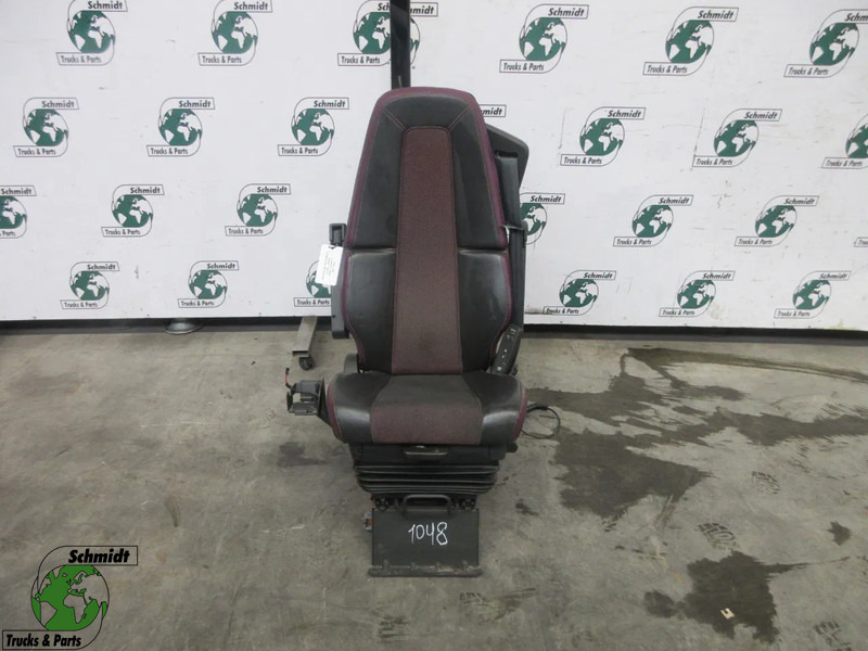 Volvo 23766412 // 23764396 STOELEN SET LUCHTGEVEERT R+L FM MODEL 2023 - Zitplaats voor Vrachtwagen: afbeelding 1 Volvo 23766412 // 23764396 STOELEN SET LUCHTGEVEERT R+L FM MODEL 2023 - Zitplaats voor Vrachtwagen: afbeelding 1