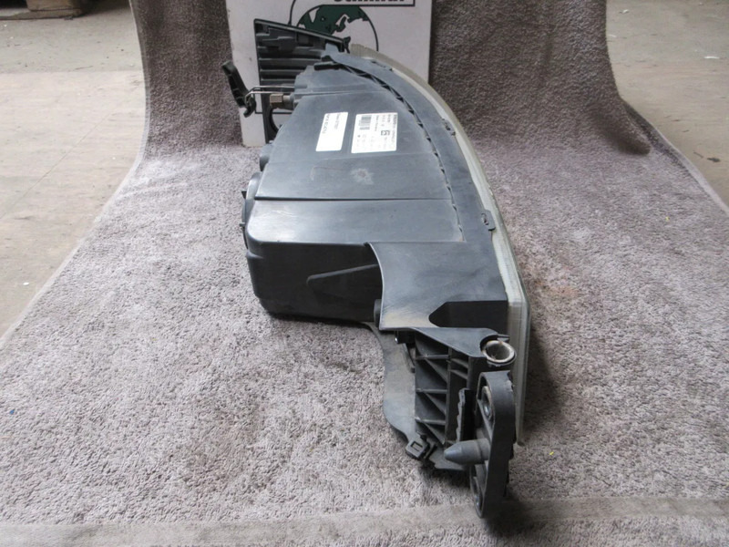 Volvo 82140763 MISTLAMP VOLVO FH SERIE EURO 6 - Mistlamp voor Vrachtwagen: afbeelding 2 Volvo 82140763 MISTLAMP VOLVO FH SERIE EURO 6 - Mistlamp voor Vrachtwagen: afbeelding 2