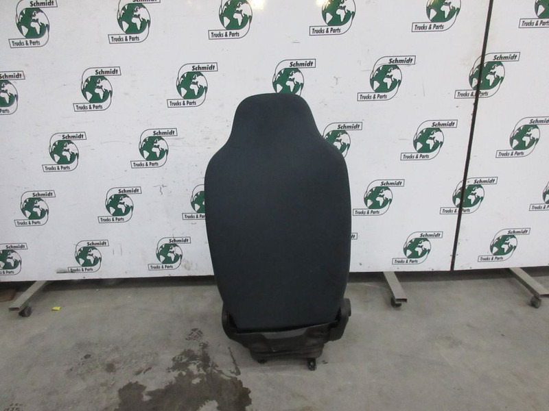 Volvo 825148943// 82514859 STOELEN SET FL 210 EURO 6 - Zitplaats voor Vrachtwagen: afbeelding 4 Volvo 825148943// 82514859 STOELEN SET FL 210 EURO 6 - Zitplaats voor Vrachtwagen: afbeelding 4