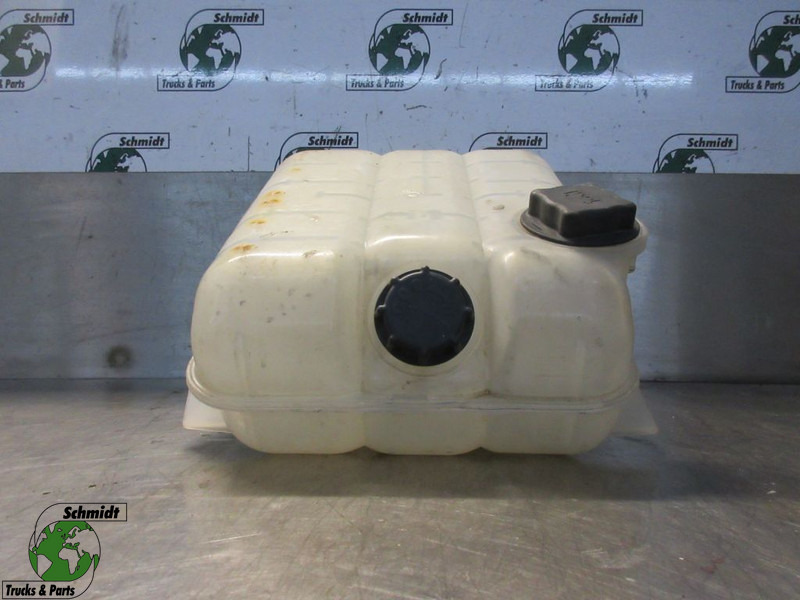 Volvo FH500 1676400 EXPANSIEVAT EURO 5 - Expansietank voor Vrachtwagen: afbeelding 1 Volvo FH500 1676400 EXPANSIEVAT EURO 5 - Expansietank voor Vrachtwagen: afbeelding 1