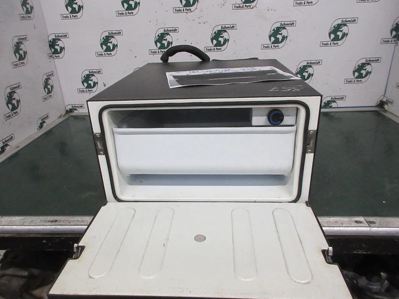 Volvo TB035NN3 INDEL B KOELKAST VOLVO FM 420 EURO 6 MODEL 2018 - Elektrisch systeem voor Vrachtwagen: afbeelding 4 Volvo TB035NN3 INDEL B KOELKAST VOLVO FM 420 EURO 6 MODEL 2018 - Elektrisch systeem voor Vrachtwagen: afbeelding 4