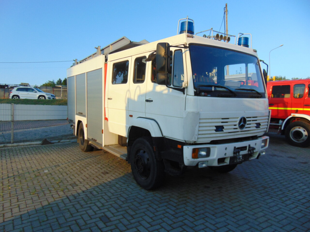 MERCEDES-BENZ 1124AF 4x4 MAGIRUS - Gemeentelijke machine/ Speciaal: afbeelding 2 MERCEDES-BENZ 1124AF 4x4 MAGIRUS - Gemeentelijke machine/ Speciaal: afbeelding 2