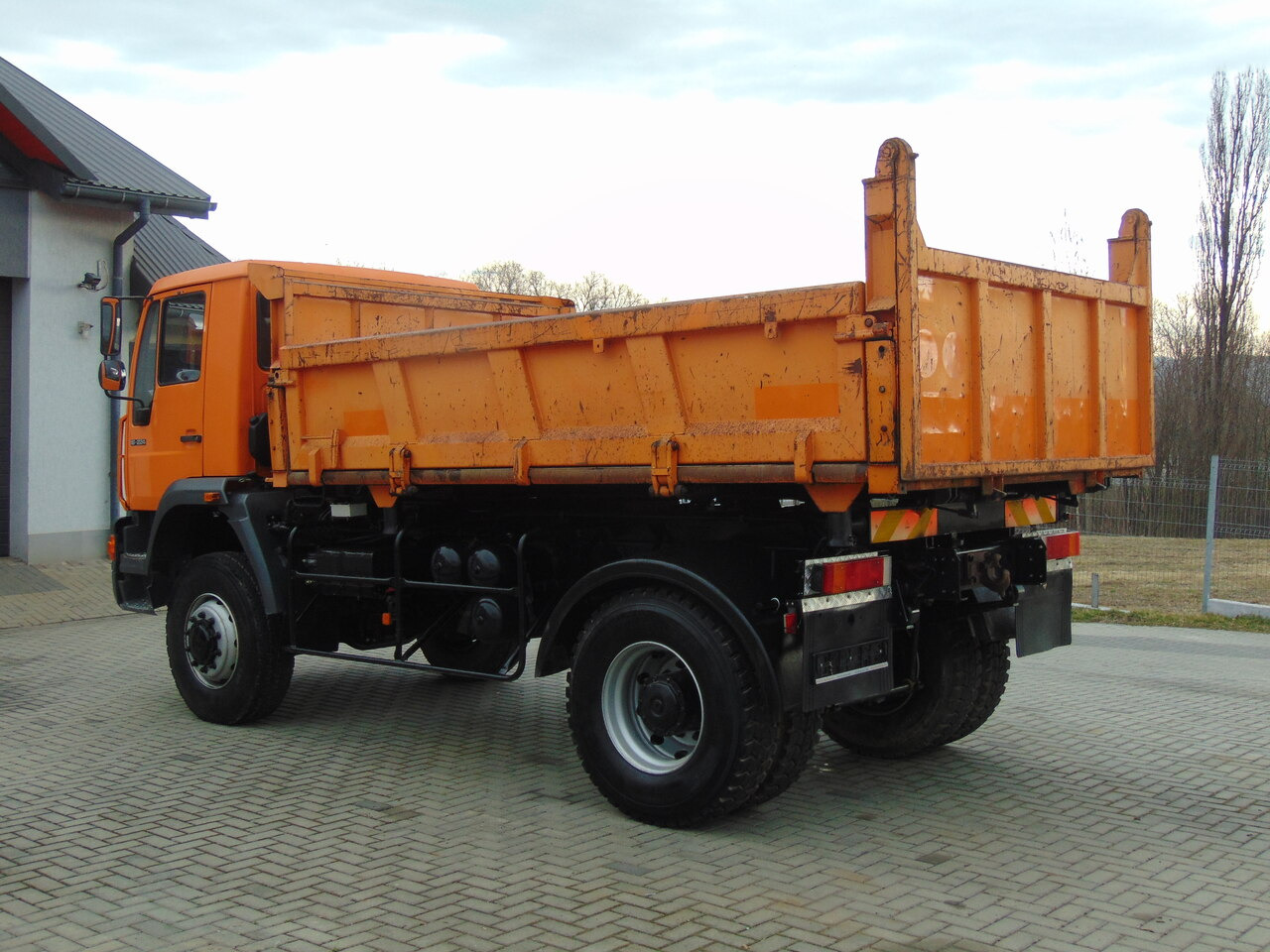 MAN 18-224 4x4 KIPER - Kipper vrachtwagen: afbeelding 3 MAN 18-224 4x4 KIPER - Kipper vrachtwagen: afbeelding 3