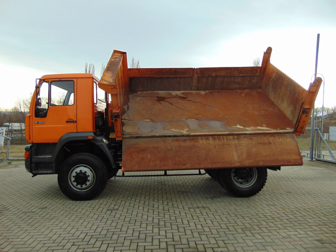 Kipper vrachtwagen MAN 18-224 4x4 KIPER: afbeelding 12 Kipper vrachtwagen MAN 18-224 4x4 KIPER: afbeelding 12