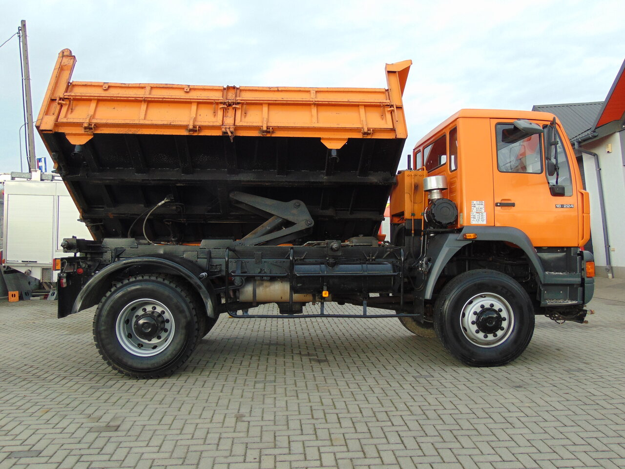 Kipper vrachtwagen MAN 18-224 4x4 KIPER: afbeelding 13 Kipper vrachtwagen MAN 18-224 4x4 KIPER: afbeelding 13