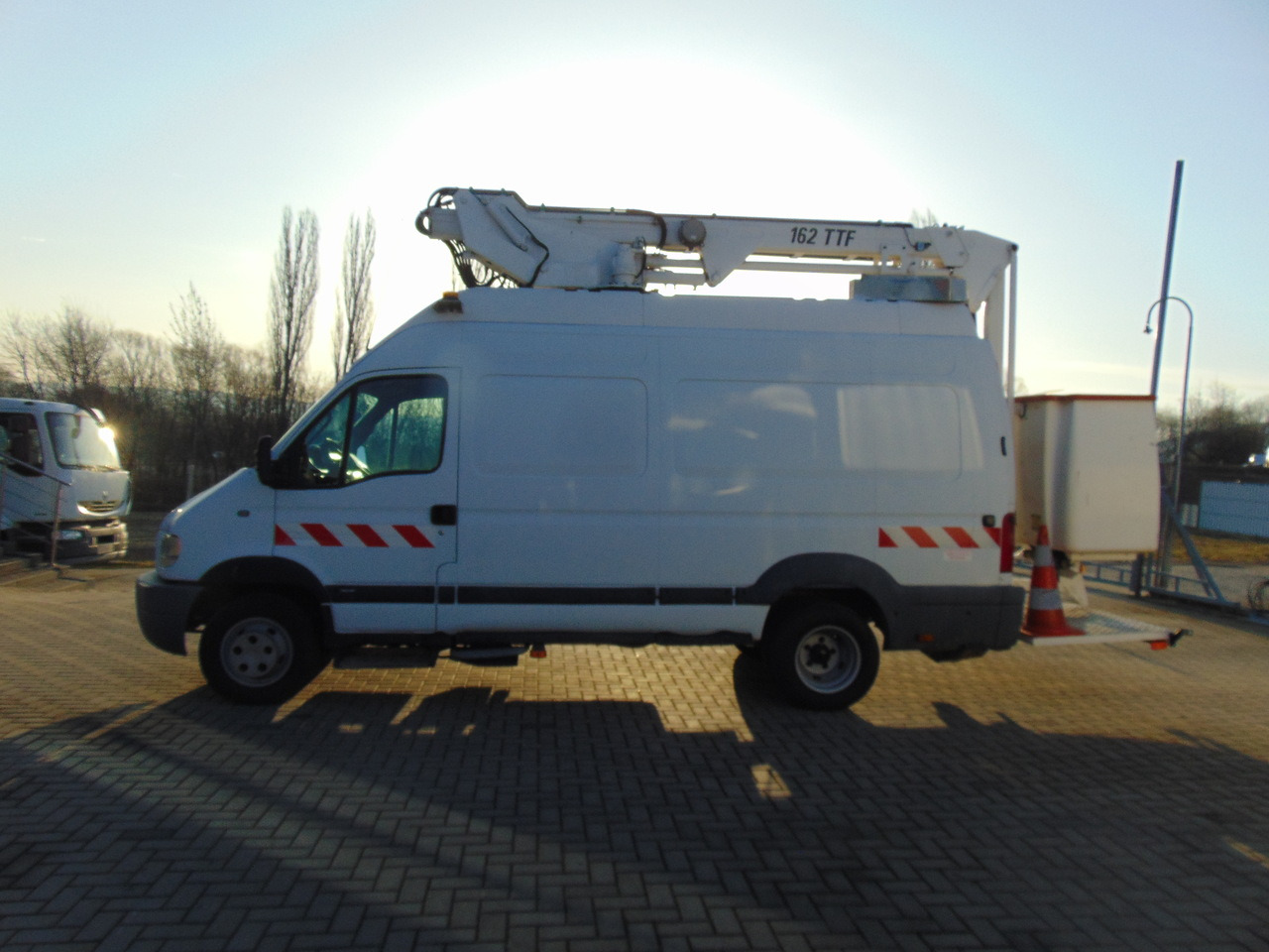 RENAULT Mascott 2,8dCi 110 L2H3 France Elevateur 152TTF 162TTF - Vrachtwagen hoogwerker: afbeelding 5 RENAULT Mascott 2,8dCi 110 L2H3 France Elevateur 152TTF 162TTF - Vrachtwagen hoogwerker: afbeelding 5