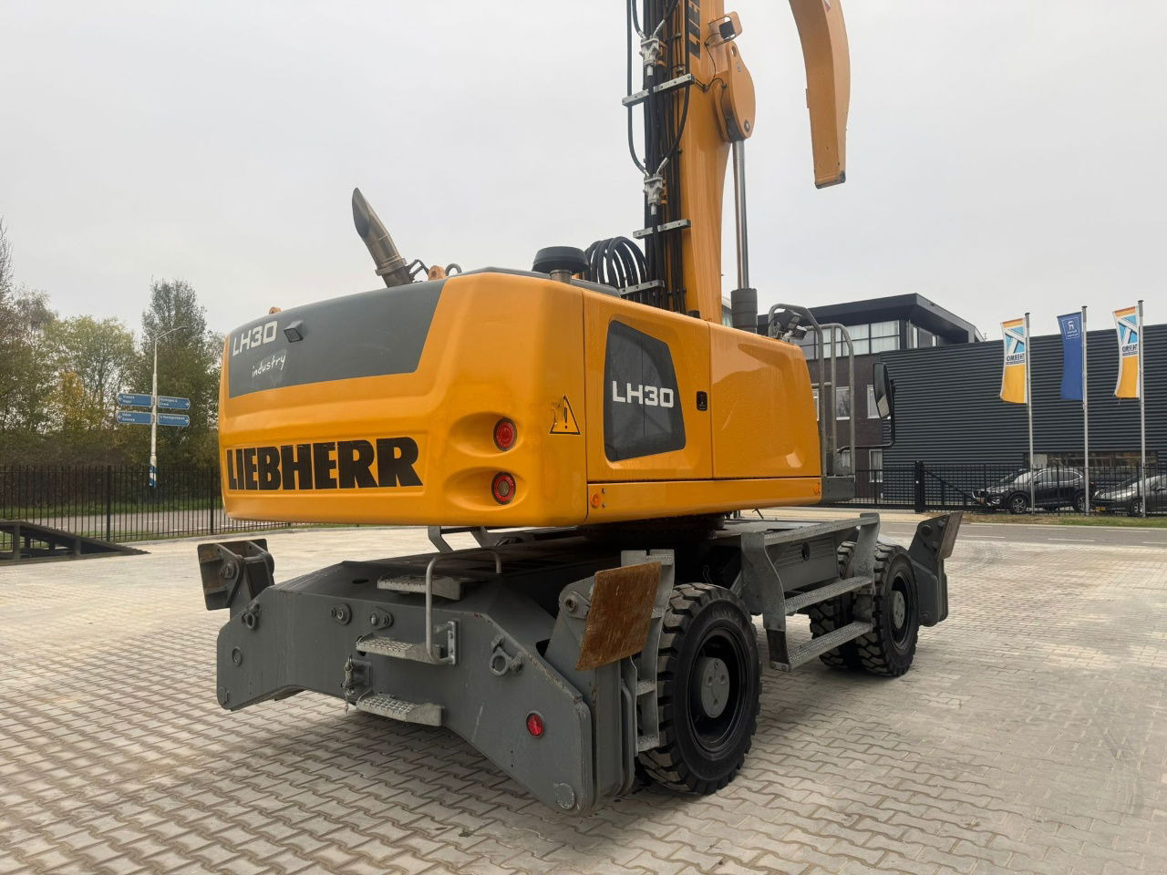 Liebherr LH30 - Sloop graafmachine: afbeelding 3 Liebherr LH30 - Sloop graafmachine: afbeelding 3