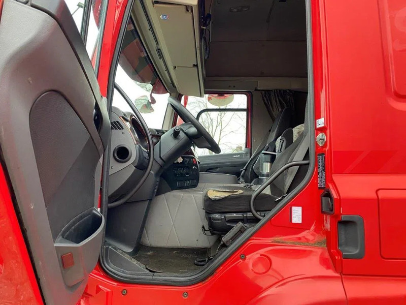 Interieur foto 1: Bakwagen DAF CF400 / CURTAIN SAILS / BIG PLATFORM 2500 KG / DEB / NAVI / FULL-AIR / LWDS / ACC / AUTOMATIC / EURO-6 / 2015