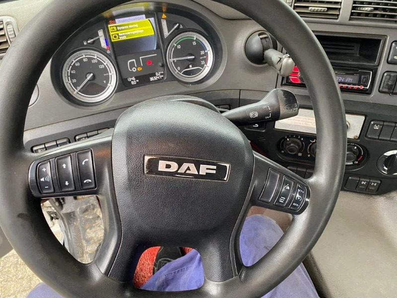 Kraanwagen DAF CF410 / 8X4 / BIG AXLE / FULL-STEEL /2 SIDE TIPPER/ ONLY:363247 KM / AUTOMATIC / EURO-6 / 2014: afbeelding 16 Kraanwagen DAF CF410 / 8X4 / BIG AXLE / FULL-STEEL /2 SIDE TIPPER/ ONLY:363247 KM / AUTOMATIC / EURO-6 / 2014: afbeelding 16