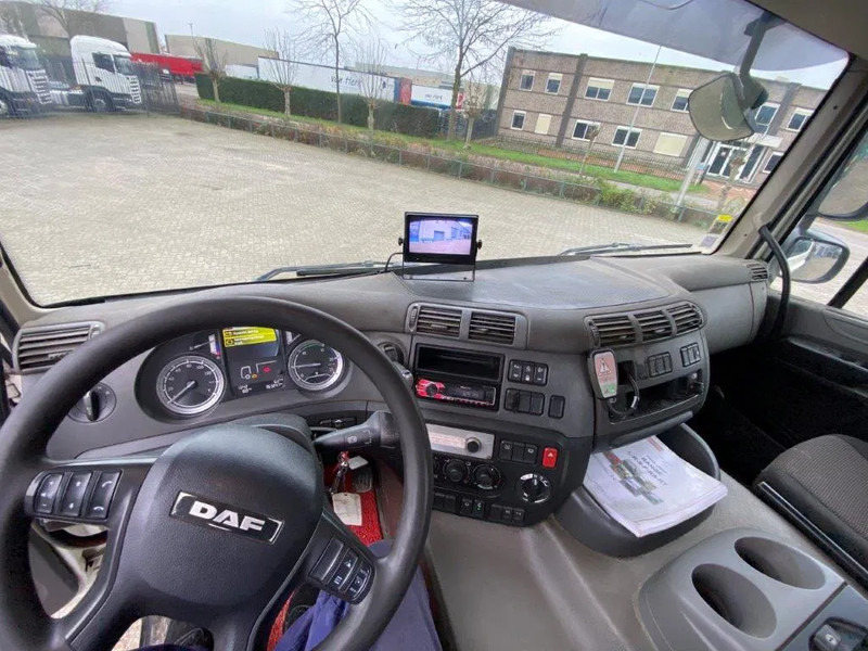 Kraanwagen DAF CF410 / 8X4 / BIG AXLE / FULL-STEEL /2 SIDE TIPPER/ ONLY:363247 KM / AUTOMATIC / EURO-6 / 2014: afbeelding 15 Kraanwagen DAF CF410 / 8X4 / BIG AXLE / FULL-STEEL /2 SIDE TIPPER/ ONLY:363247 KM / AUTOMATIC / EURO-6 / 2014: afbeelding 15