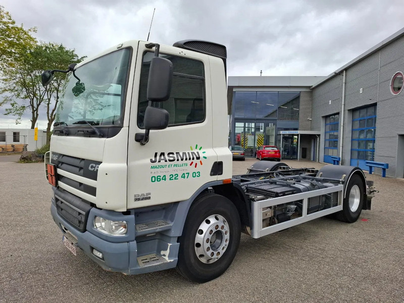 DAF CF75-250 / ADR / ONLY:320740 KM / PTO / INLINER / ALCOA / GOOD CONDITION / MANUAL / EURO-5 / 2011 - Chassis vrachtwagen: afbeelding 1 DAF CF75-250 / ADR / ONLY:320740 KM / PTO / INLINER / ALCOA / GOOD CONDITION / MANUAL / EURO-5 / 2011 - Chassis vrachtwagen: afbeelding 1