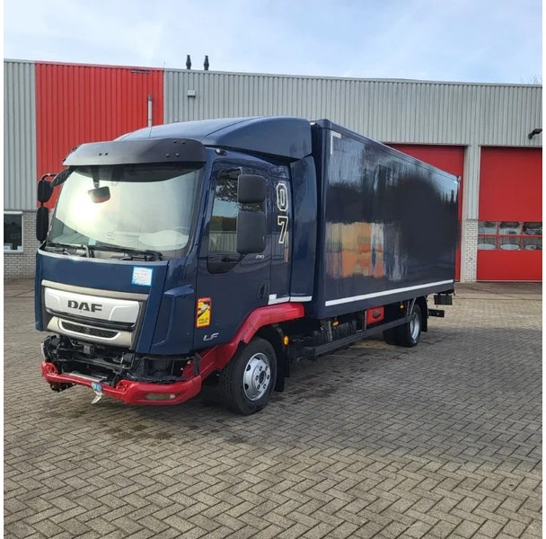 DAF LF 210 / ENGINE RUNNING / ONLY:120371 KM / PLATFORM:1000 KG / LWDS / AIRCO / AUTOMATIC / EURO-6 / 2022 - Bakwagen: afbeelding 1 DAF LF 210 / ENGINE RUNNING / ONLY:120371 KM / PLATFORM:1000 KG / LWDS / AIRCO / AUTOMATIC / EURO-6 / 2022 - Bakwagen: afbeelding 1