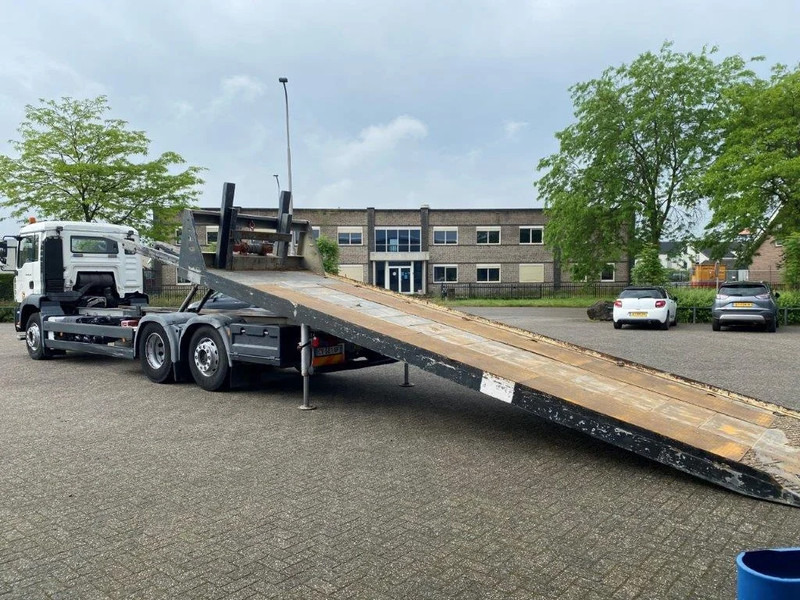 MAN TGA26.320 / SLIDING PLATEAU / WINCH / LIFT AXLE / MACHINE CARRIER / MANUAL / EURO-4 / 2007 - Bergingsvoertuig: afbeelding 5 MAN TGA26.320 / SLIDING PLATEAU / WINCH / LIFT AXLE / MACHINE CARRIER / MANUAL / EURO-4 / 2007 - Bergingsvoertuig: afbeelding 5