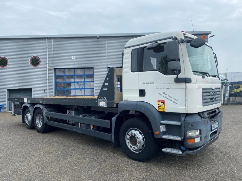 MAN TGA26.320 / SLIDING PLATEAU / WINCH / LIFT AXLE / MACHINE CARRIER / MANUAL / EURO-4 / 2007 - Bergingsvoertuig: afbeelding 4 MAN TGA26.320 / SLIDING PLATEAU / WINCH / LIFT AXLE / MACHINE CARRIER / MANUAL / EURO-4 / 2007 - Bergingsvoertuig: afbeelding 4