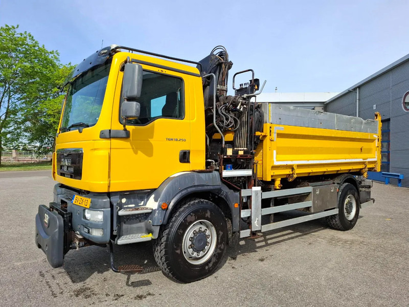 MAN TGM 18.250 / 4X4 / NL TRUCK / TUV:30-04-2026 / 118783 KM / HMF 1110 K2 / ROTATOR / GOOD TYRES / FULL-STEEL / DRUM BRAKES / MANUA - Kipper vrachtwagen, Kraanwagen: afbeelding 3 MAN TGM 18.250 / 4X4 / NL TRUCK / TUV:30-04-2026 / 118783 KM / HMF 1110 K2 / ROTATOR / GOOD TYRES / FULL-STEEL / DRUM BRAKES / MANUA - Kipper vrachtwagen, Kraanwagen: afbeelding 3