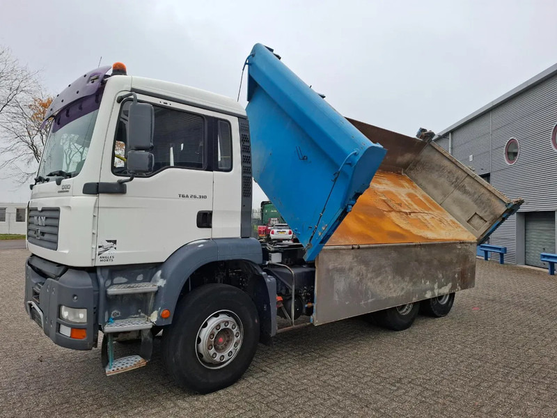 MAN TGS 26.310 / 6X4 / 2XBIG AXLE / 2SIDE TIPPER / ONLY:545423 KM / TUV:06-05-2026 / FULL-STEEL / AIRCO / MANUAL / EURO-4 / 2005 - Kipper vrachtwagen: afbeelding 2 MAN TGS 26.310 / 6X4 / 2XBIG AXLE / 2SIDE TIPPER / ONLY:545423 KM / TUV:06-05-2026 / FULL-STEEL / AIRCO / MANUAL / EURO-4 / 2005 - Kipper vrachtwagen: afbeelding 2