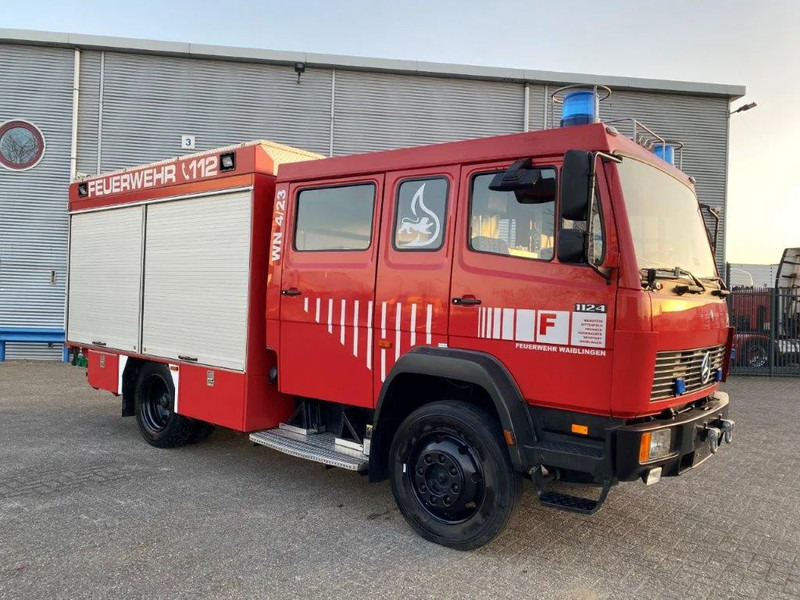 Mercedes-Benz 1124 AF / 4X4 / GERMAN TRUCK / WATERTANK 2400 LITER+POMP / GOOD CONDITION / ONLY:25235 KM / MARGE / MANUAL / 1996 - Brandweerwagen: afbeelding 2 Mercedes-Benz 1124 AF / 4X4 / GERMAN TRUCK / WATERTANK 2400 LITER+POMP / GOOD CONDITION / ONLY:25235 KM / MARGE / MANUAL / 1996 - Brandweerwagen: afbeelding 2