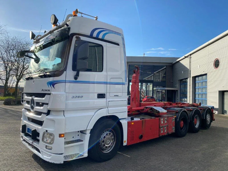 Mercedes-Benz Actros 3260 V8 / 15,9L / 8X4 / BIG AXLE / PALFINGER T26 HOOKLIFT / LIFT+LENKACHSE / FULL-AIR / AIRCO / AUTOMATIC / EURO-5 / 2013 - Haakarmsysteem vrachtwagen: afbeelding 3 Mercedes-Benz Actros 3260 V8 / 15,9L / 8X4 / BIG AXLE / PALFINGER T26 HOOKLIFT / LIFT+LENKACHSE / FULL-AIR / AIRCO / AUTOMATIC / EURO-5 / 2013 - Haakarmsysteem vrachtwagen: afbeelding 3