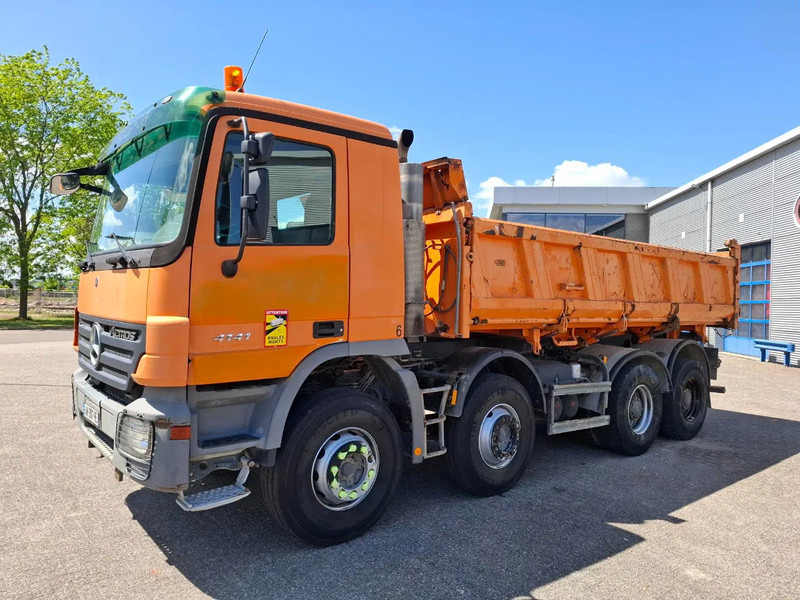 Mercedes-Benz Actros 4141 / 3SIDE MEILLER TIPPER / FULL-STEEL / DRUM BRAKES / ONLY:535937 KM / 2XSTEERING AXLE / AIRCO / AUTOMATIC / EURO-3 / - Kipper vrachtwagen: afbeelding 3 Mercedes-Benz Actros 4141 / 3SIDE MEILLER TIPPER / FULL-STEEL / DRUM BRAKES / ONLY:535937 KM / 2XSTEERING AXLE / AIRCO / AUTOMATIC / EURO-3 / - Kipper vrachtwagen: afbeelding 3