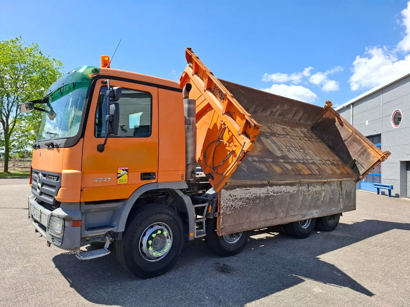 Mercedes-Benz Actros 4141 / 3SIDE MEILLER TIPPER / FULL-STEEL / DRUM BRAKES / ONLY:535937 KM / 2XSTEERING AXLE / AIRCO / AUTOMATIC / EURO-3 / - Kipper vrachtwagen: afbeelding 2 Mercedes-Benz Actros 4141 / 3SIDE MEILLER TIPPER / FULL-STEEL / DRUM BRAKES / ONLY:535937 KM / 2XSTEERING AXLE / AIRCO / AUTOMATIC / EURO-3 / - Kipper vrachtwagen: afbeelding 2