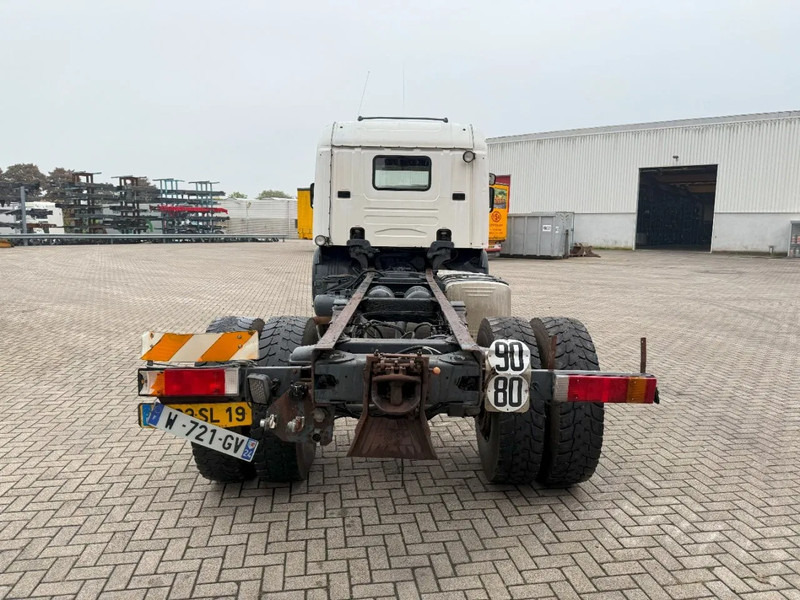 Scania 124-420 / ENGINE RUNNING / RETARDER / BIG AXLE / FULL-STEEL / ONLY: 540918 KM / OLD TACHO / AIRCO / MANUAL / EURO-3 / 2002 - Chassis vrachtwagen: afbeelding 4 Scania 124-420 / ENGINE RUNNING / RETARDER / BIG AXLE / FULL-STEEL / ONLY: 540918 KM / OLD TACHO / AIRCO / MANUAL / EURO-3 / 2002 - Chassis vrachtwagen: afbeelding 4