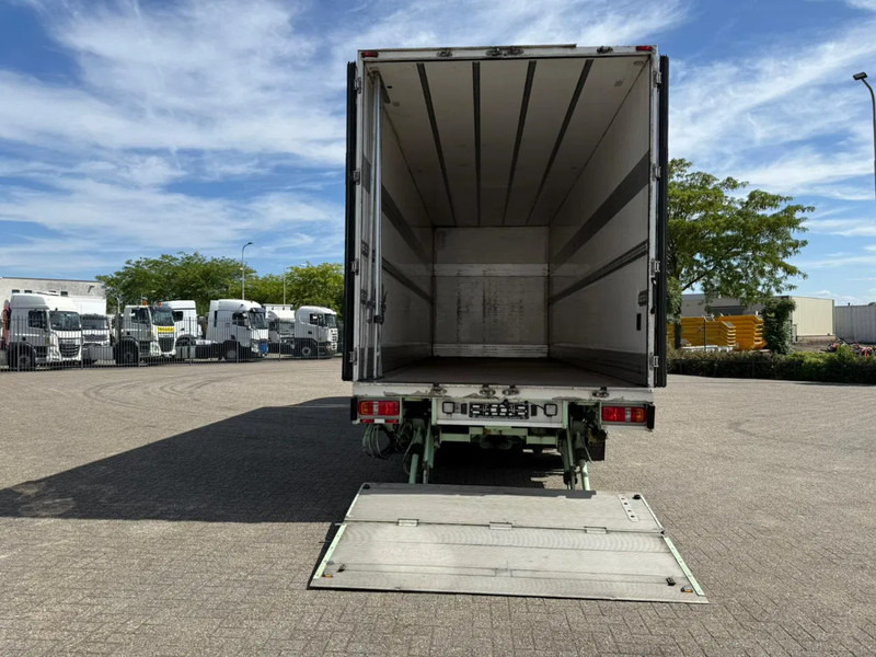 Scania R450 / RETARDER / ISOLATED GERMAN FLOWER COMBI / THROUGH-LOADING SYSTEM / SMART TACHO / 2XPLATFORM / LIFT+LENKACHSE / LWDS / EUR - Koelwagen vrachtwagen: afbeelding 5 Scania R450 / RETARDER / ISOLATED GERMAN FLOWER COMBI / THROUGH-LOADING SYSTEM / SMART TACHO / 2XPLATFORM / LIFT+LENKACHSE / LWDS / EUR - Koelwagen vrachtwagen: afbeelding 5