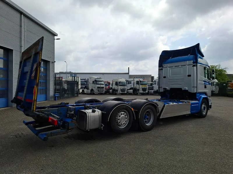 Scania R580 V8 / RETARDER / LIFT+LENKACHSE / FULL-AIR / PLATFORM 2000 KG / LEATHER / AIRCO / AUTOMATIC / EURO-6 / 2014 - Chassis vrachtwagen: afbeelding 5 Scania R580 V8 / RETARDER / LIFT+LENKACHSE / FULL-AIR / PLATFORM 2000 KG / LEATHER / AIRCO / AUTOMATIC / EURO-6 / 2014 - Chassis vrachtwagen: afbeelding 5