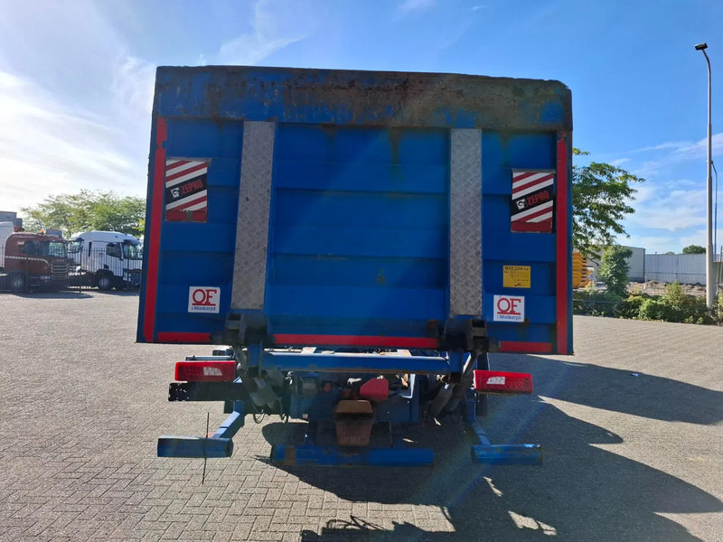 Scania R580 V8 / RETARDER / LIFT+LENKACHSE / FULL-AIR / PLATFORM 2000 KG / LEATHER / AIRCO / AUTOMATIC / EURO-6 / 2015 - Chassis vrachtwagen: afbeelding 4 Scania R580 V8 / RETARDER / LIFT+LENKACHSE / FULL-AIR / PLATFORM 2000 KG / LEATHER / AIRCO / AUTOMATIC / EURO-6 / 2015 - Chassis vrachtwagen: afbeelding 4