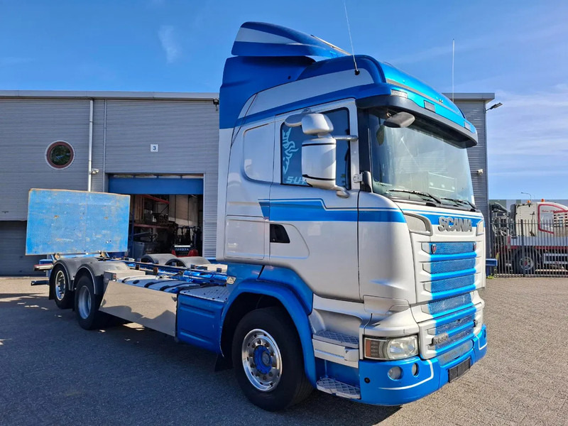 Scania R580 V8 / RETARDER / LIFT+LENKACHSE / FULL-AIR / PLATFORM 2000 KG / LEATHER / AIRCO / AUTOMATIC / EURO-6 / 2015 - Chassis vrachtwagen: afbeelding 2 Scania R580 V8 / RETARDER / LIFT+LENKACHSE / FULL-AIR / PLATFORM 2000 KG / LEATHER / AIRCO / AUTOMATIC / EURO-6 / 2015 - Chassis vrachtwagen: afbeelding 2