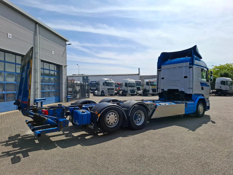 Scania R580 V8 / RETARDER / LIFT+LENKACHSE / FULL-AIR / PLATFORM 2000 KG / NAVI / LEATHER / AIRCO / AUTOMATIC / EURO-6 / 2014 - Chassis vrachtwagen: afbeelding 5 Scania R580 V8 / RETARDER / LIFT+LENKACHSE / FULL-AIR / PLATFORM 2000 KG / NAVI / LEATHER / AIRCO / AUTOMATIC / EURO-6 / 2014 - Chassis vrachtwagen: afbeelding 5