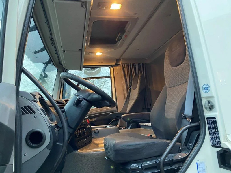Trekker DAF CF370 / NICE CLEAN NL TRUCK / TYRES 80% / AUTOMATIC / EURO-6 / 2015: afbeelding 10