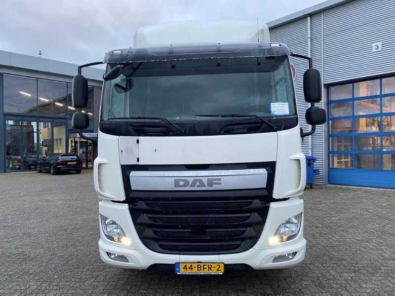 Trekker DAF CF370 / NICE CLEAN NL TRUCK / TYRES 80% / AUTOMATIC / EURO-6 / 2015: afbeelding 6